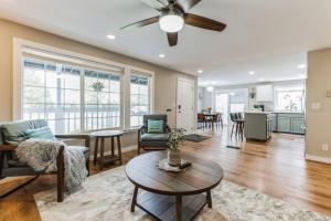 Park and Mountain View, near Downtown Everett, Boeing