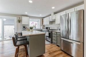 Park and Mountain View, near Downtown Everett, Boeing