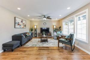 Park and Mountain View, near Downtown Everett, Boeing