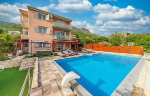 Pet Friendly Home In Kastel Kambelovac