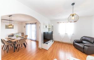 Pet Friendly Home In Kastel Kambelovac