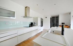 Maisons de vacances Stunning Home In St Laurent Des Arbres : photos des chambres