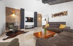 4 Bedroom Lovely Home In Labin