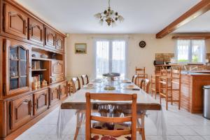 Maisons de vacances Maison familiale pour 8 a 750m de la plage : photos des chambres