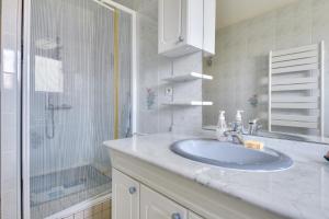 Maisons de vacances Maison familiale pour 8 a 750m de la plage : photos des chambres