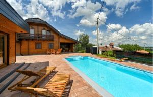 Awesome Home In Vinogradi Ludbreski