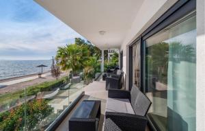 2 Bedroom Awesome Apartment In Bibinje