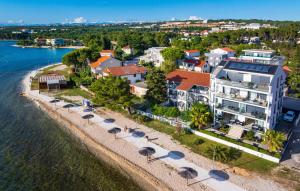 2 Bedroom Awesome Apartment In Bibinje