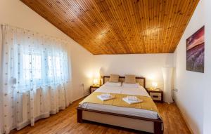 Nice Apartment In Medulin With Kitchen