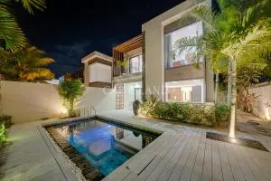 Villa 4 chambres, moderne, piscine, à Grand Baie proche des plages - Mare Sèche