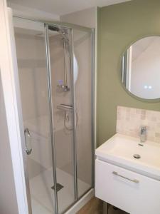 T1 bis proche Marais avec garage à moto