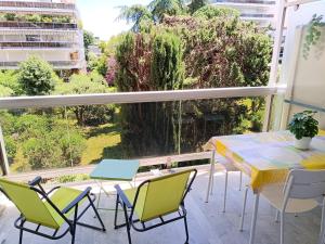 logement climatisé à Juan les Pins dans résidence avec piscine