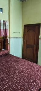 Dolphin Home Stay New