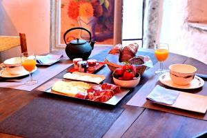 B&B / Chambres d'hotes Mas d-Aval : photos des chambres