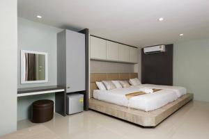 Cherilynn holmes At Hatyai