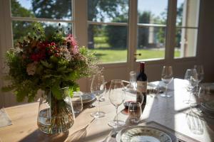 B&B / Chambres d'hotes Chateau Bonalgue - Pomerol : photos des chambres