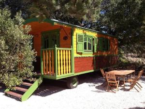Campings La Roulotte des Oliviers : photos des chambres