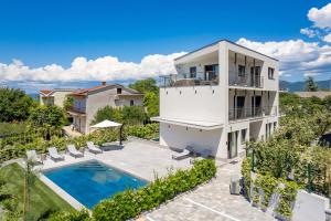Apartmani Vila Mara M 1 heated pool 
