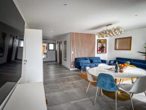 Appartements Porticcio Vacations - Terrasse, Piscine, Jacuzzi, Clim - by TGB : photos des chambres