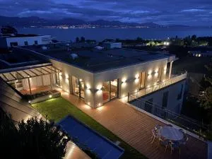 Contemporary Penthouse with Cinema room and breath-taking Lakeview - Saint-Sulpice VD