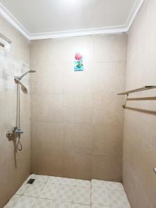 YUTAKA INN Dukuh Kupang Surabaya
