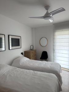 Duplex delante del mar con gran terraza y piscina comunitaria