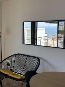Duplex delante del mar con gran terraza y piscina comunitaria