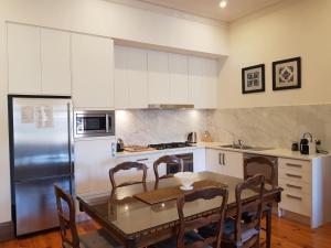 The Sussex, renovated home in the heart of Glenelg