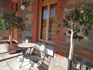 The Sussex, renovated home in the heart of Glenelg