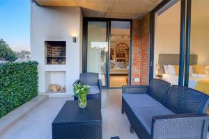 204 Le Jardin, George