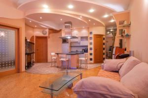 Апартаменти 3-кімнатні, метро Хрещатик