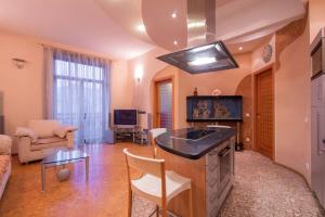 Апартаменти 3-кімнатні, метро Хрещатик