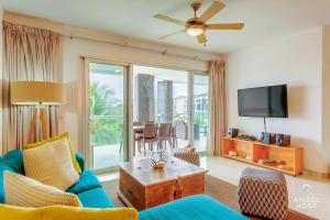 Zen Beachfront Condo, Pool, Gym, Golf, Beach Club