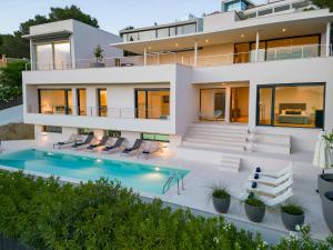 Ibiza Town Modern Villa Sleeps 10