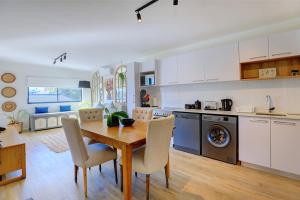 204 Le Jardin, George