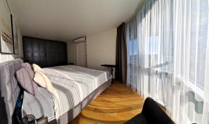 Elija Sunny Family Apartment