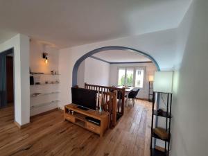 Appartements Duplex pres des Thermes avec jardin : photos des chambres