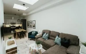 Welcoming and Light Filled 2bdr Apartment - Montréal-Nord