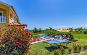 Amazing Home In Valtura 