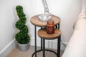 Central Piccadilly Luxury Three Bedroom Apartment