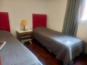 LAS 3 B (BUENO,BONITO Y BARATO)