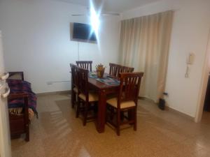 LAS 3 B (BUENO,BONITO Y BARATO)