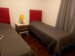 LAS 3 B (BUENO,BONITO Y BARATO)