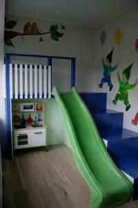 Tolles Ferienhaus für 18 Personen in Ostfriesland mit Kino, Bar, Sauna und Whirlpool