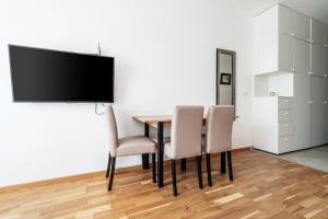 Central studio by In Property