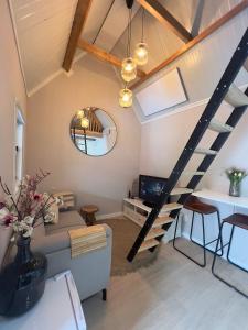 Sfeervol Tiny House met luxe jacuzzi & tuinkamer