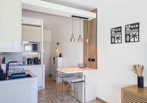 T1bis vue mer et port Marina Baie des Anges