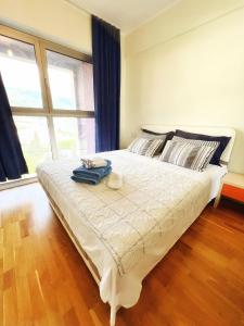 Harmonia Orange Apartment