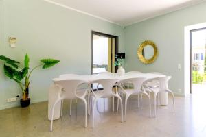 Villas SELECT-soHOME - Villa pour 8 personnes avec jacuzzi, vue mer et parking au coeur du Lavandou ! - VILLA MOUN PANTAI : photos des chambres