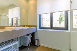 Villas SELECT-soHOME - Villa pour 8 personnes avec jacuzzi, vue mer et parking au coeur du Lavandou ! - VILLA MOUN PANTAI : photos des chambres